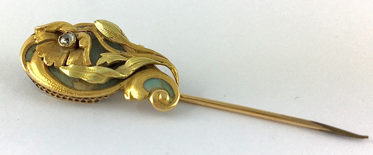 Art Nouveau Floral Pin Celadon Openwork Pleated Enamel And Diamond On Yellow Gold (metal Pin)