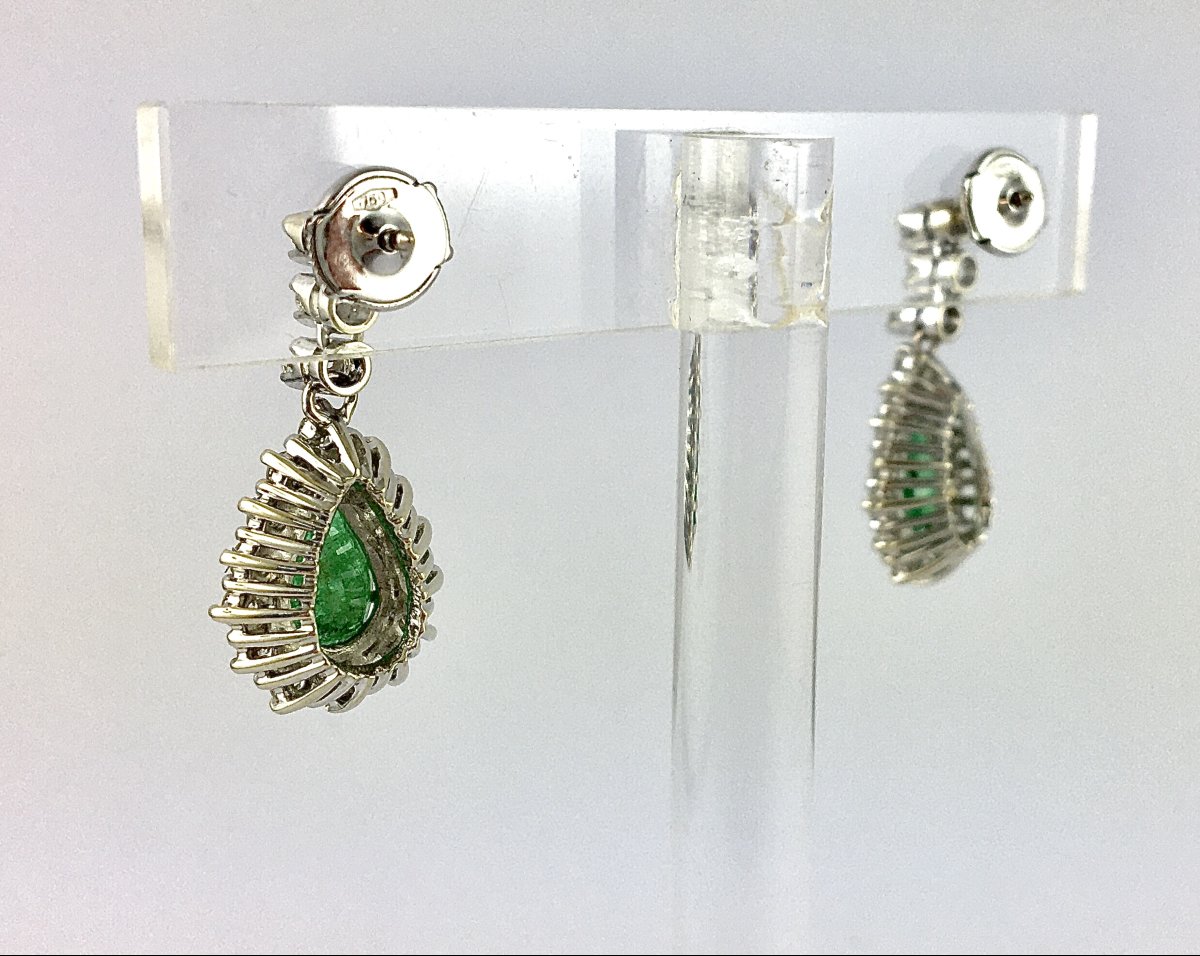 Boucles d'Oreilles Pendants Poires D’emeraude Entourage Diamants Sur Or Blanc-photo-2