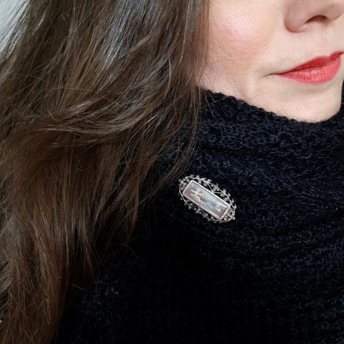 Miniature Brooch And Fine Pearls On Silver And Vermeil -photo-8