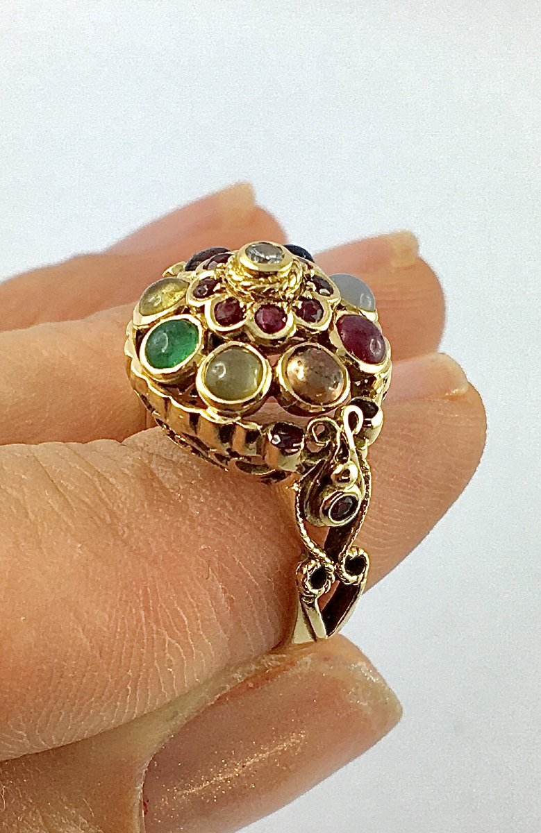 Bague Tutti Frutti Dôme Pierres de Couleur Cabochons, Taillées, et Diamant Sur Or Jaune-photo-4