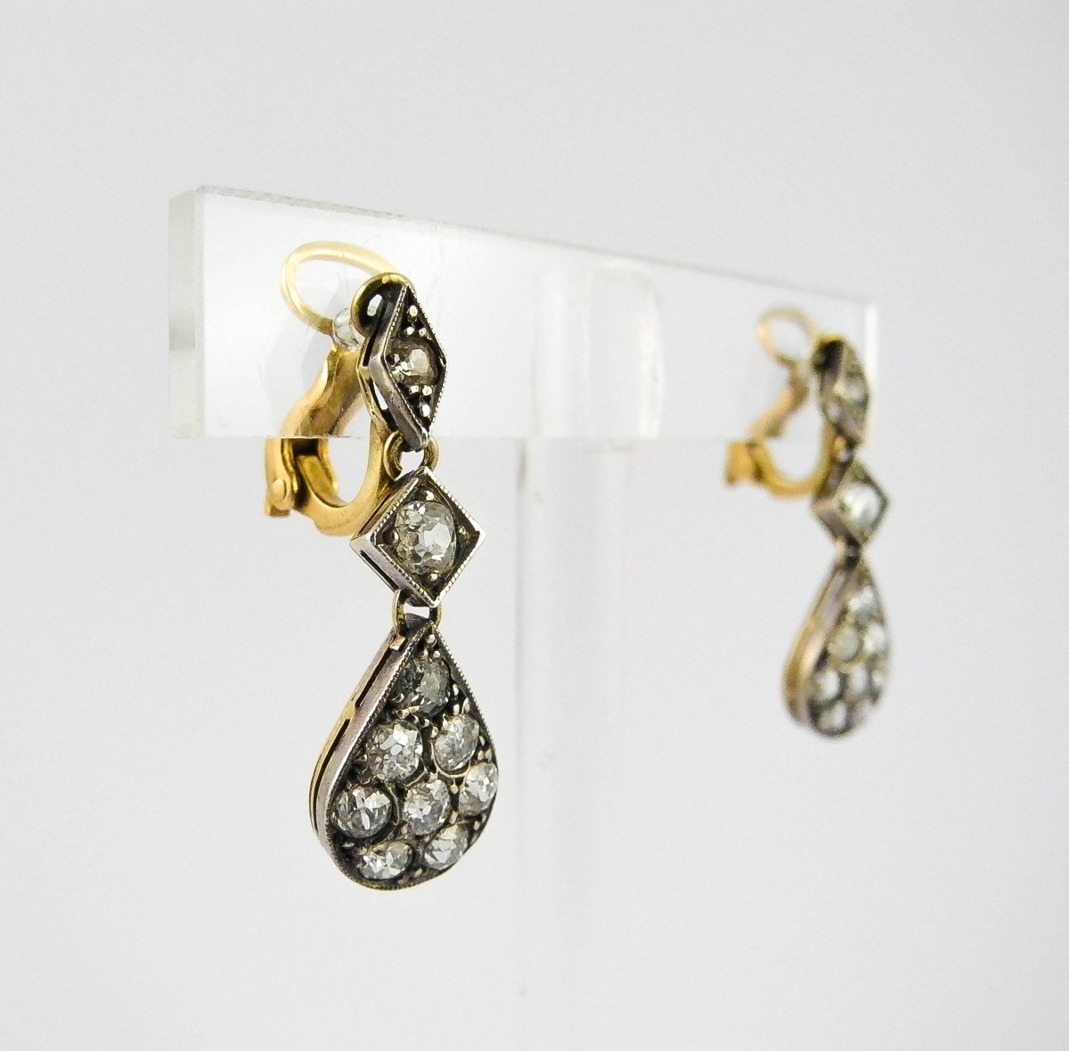 Clip-on Earrings With Drops Of Old-cut Diamonds Paved In Yellow Gold & Silver-photo-2