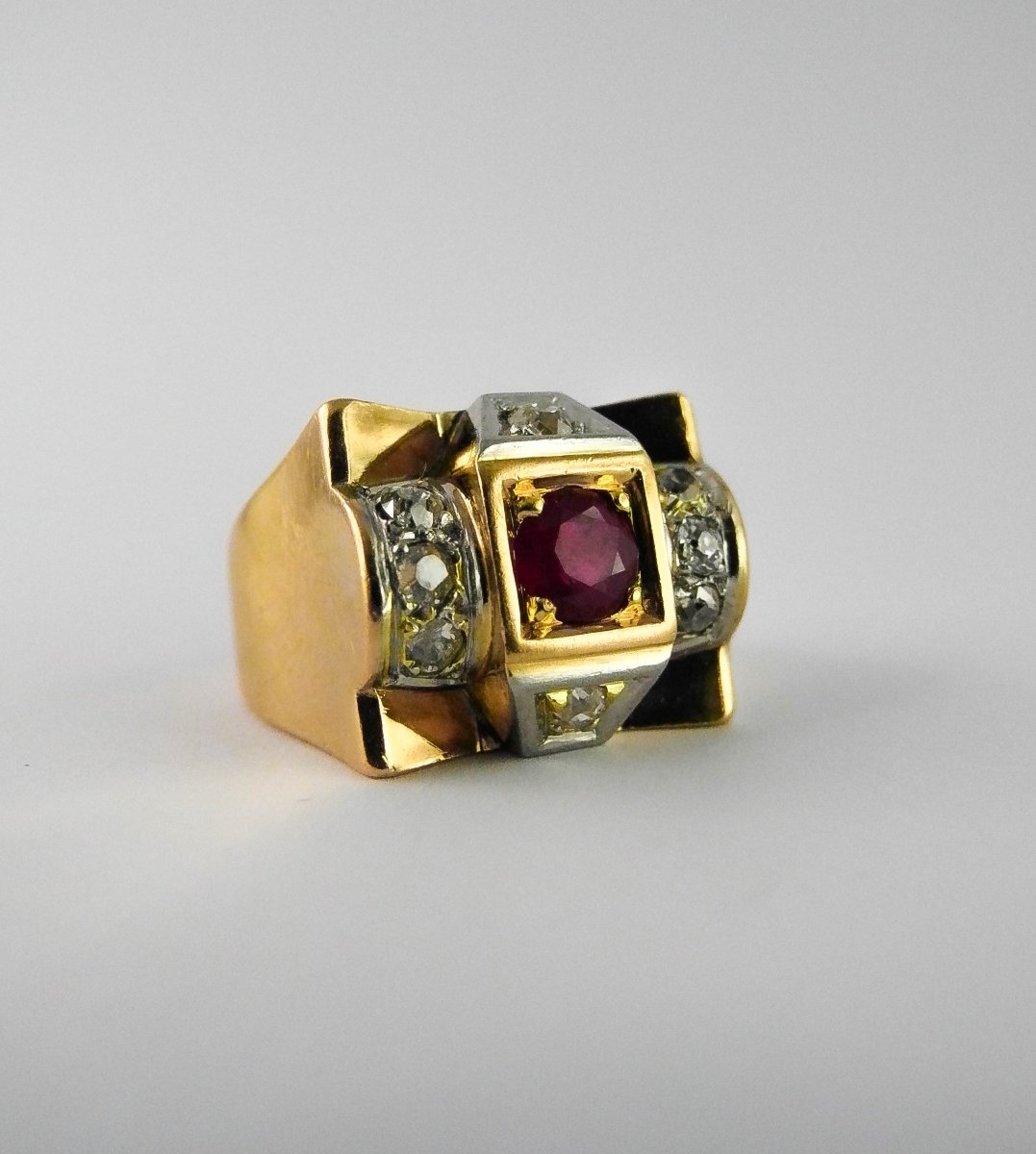 Art Deco Tank Ring With Fine Ruby And Old Cut Diamonds In Rose Gold And Platinum-photo-2