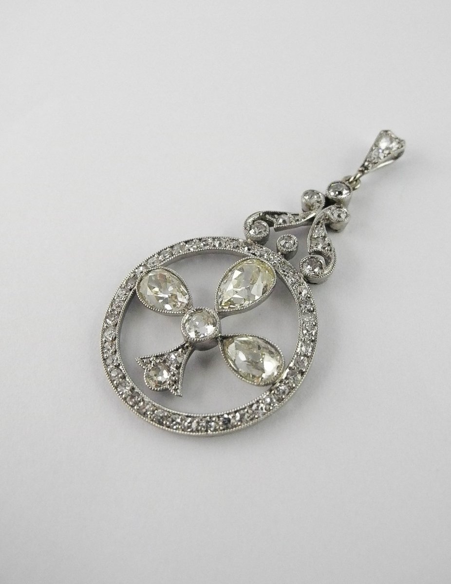 Art Deco Clover Pendant With Antique Pear Cut Diamonds In White Gold-photo-1