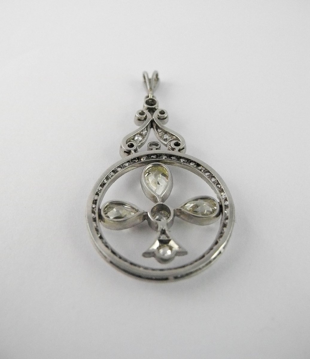 Art Deco Clover Pendant With Antique Pear Cut Diamonds In White Gold-photo-7