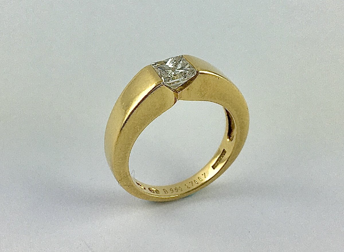 Boucheron Princess Cut Diamond Solitaire Ring In Yellow Gold-photo-2