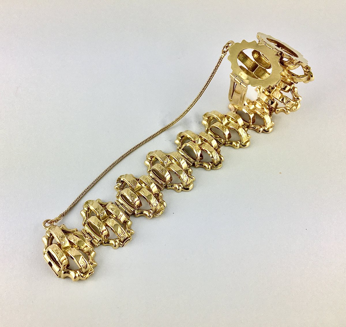 Bracelet Manchette Souple Articulé Ajouré Maillons en Marquises Bombés Napoléon III Or Jaune -photo-4