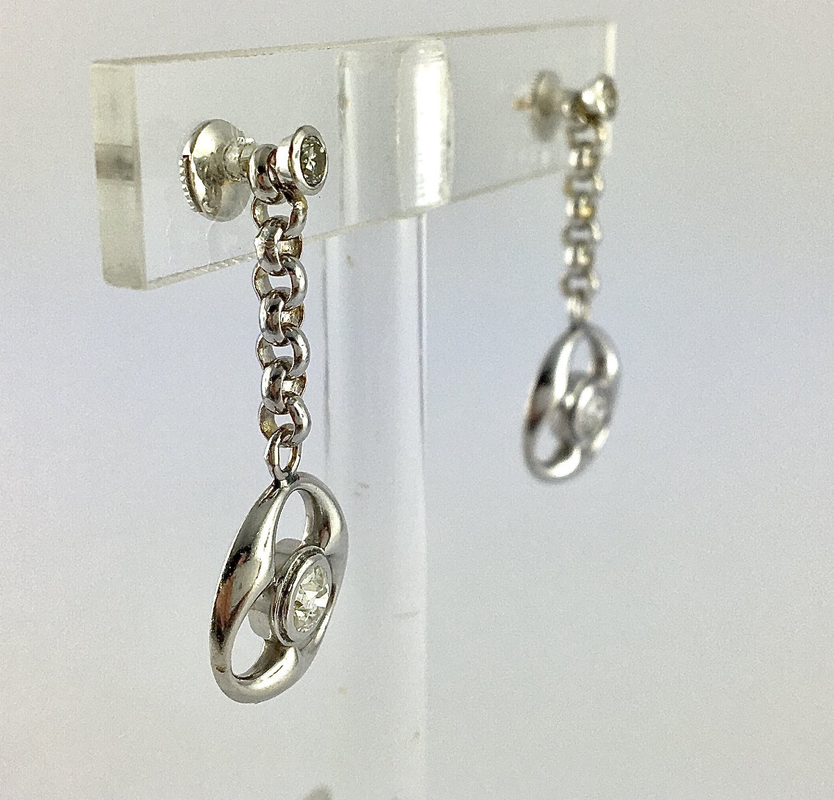 Boucles d'Oreilles Pendants Diamants sur Or Blanc Puces et Pendants Amovibles-photo-2