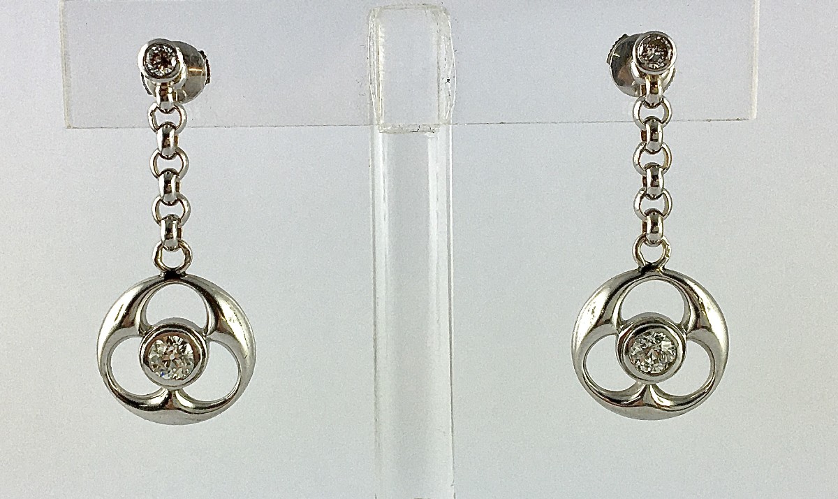 Boucles d'Oreilles Pendants Diamants sur Or Blanc Puces et Pendants Amovibles