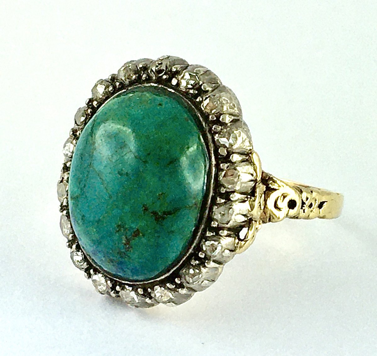 Turquoise Cabochon Ring Surrounded By Diamonds In Yellow Gold And Silver Belle Epoque-photo-2