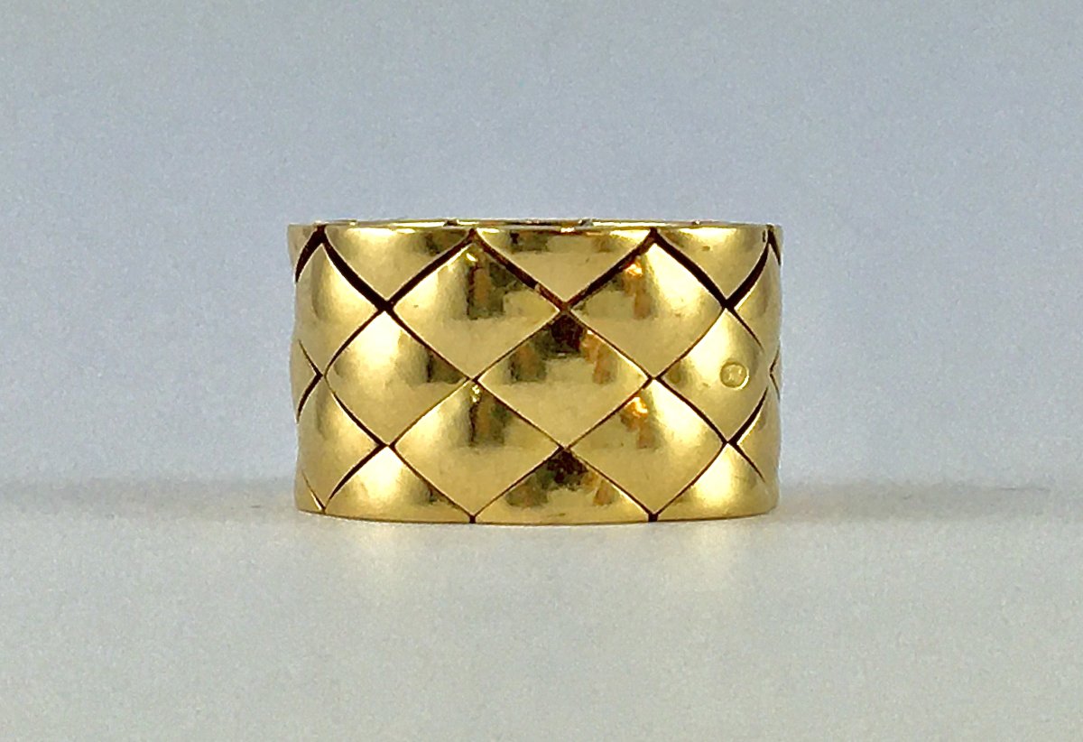 Chanel Matelassé Vintage Yellow Gold Ring With Matelassé Pattern-photo-4