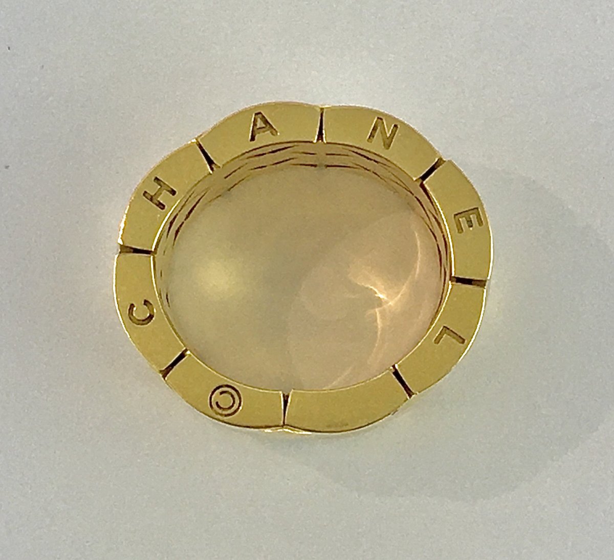 Chanel Matelassé Vintage Yellow Gold Ring With Matelassé Pattern-photo-2
