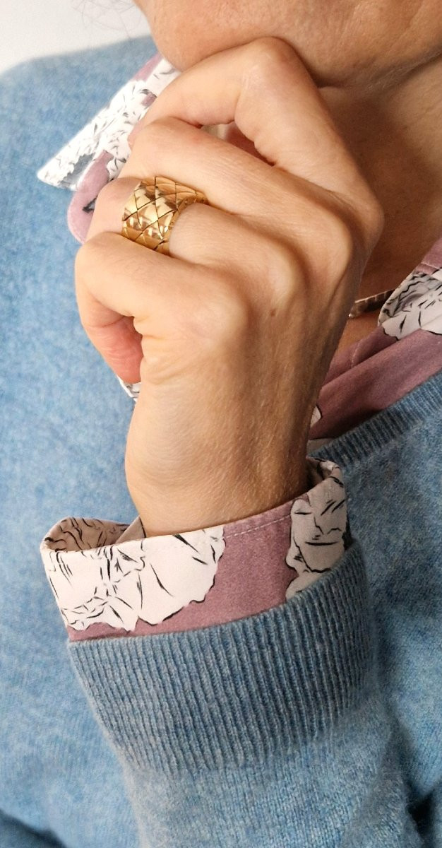 Chanel Matelassé Vintage Yellow Gold Ring With Matelassé Pattern-photo-6