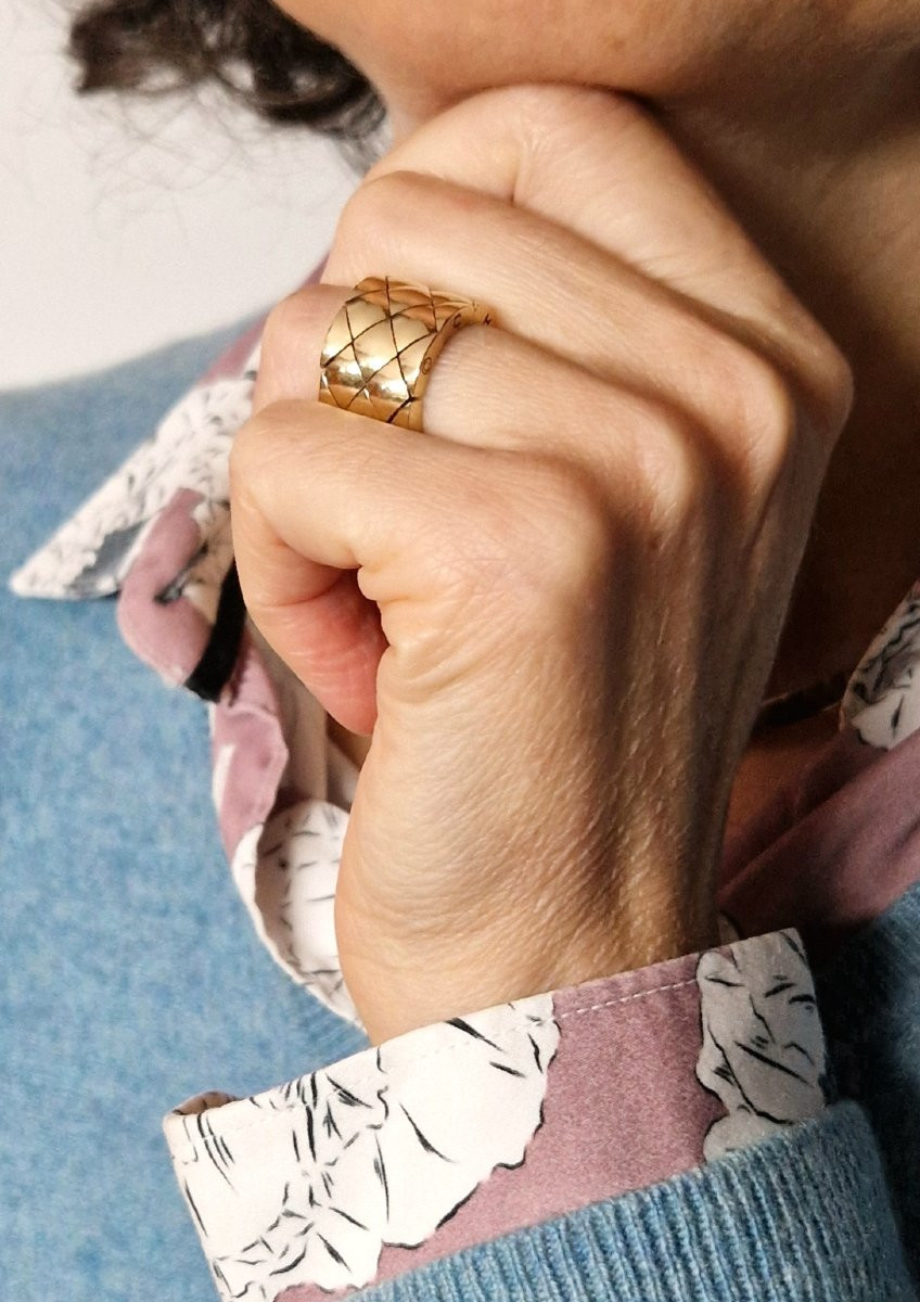Chanel Matelassé Vintage Yellow Gold Ring With Matelassé Pattern-photo-7