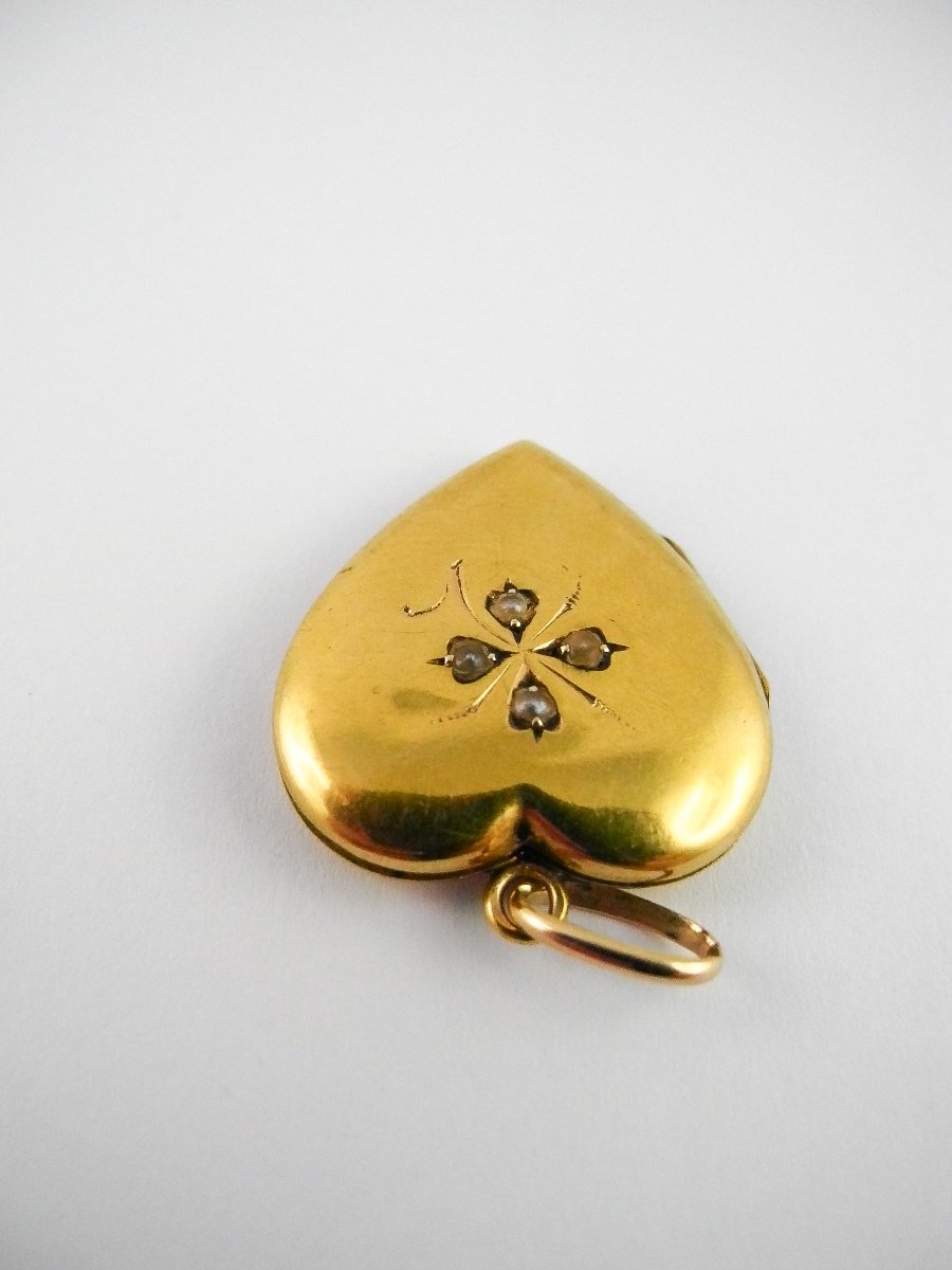 Heart-shaped Locket Pendant With 4-leaf Clover Motif And Fine Pearls / Yellow Gold, Sentimental Jewelry-photo-2