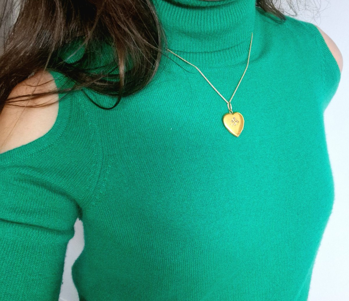 Heart-shaped Locket Pendant With 4-leaf Clover Motif And Fine Pearls / Yellow Gold, Sentimental Jewelry-photo-8