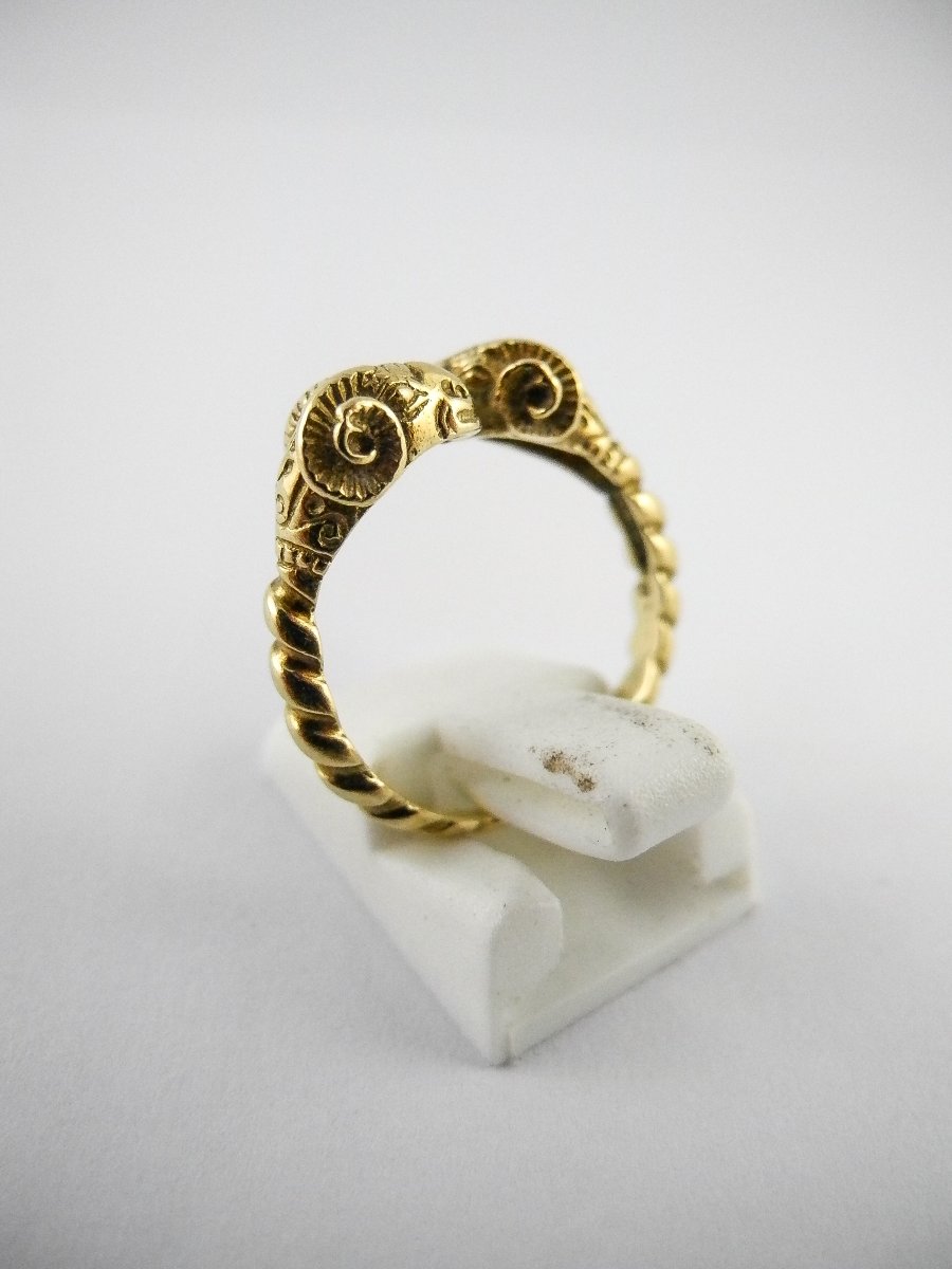 Antique Style Yellow Gold Ram Head Ring-photo-4