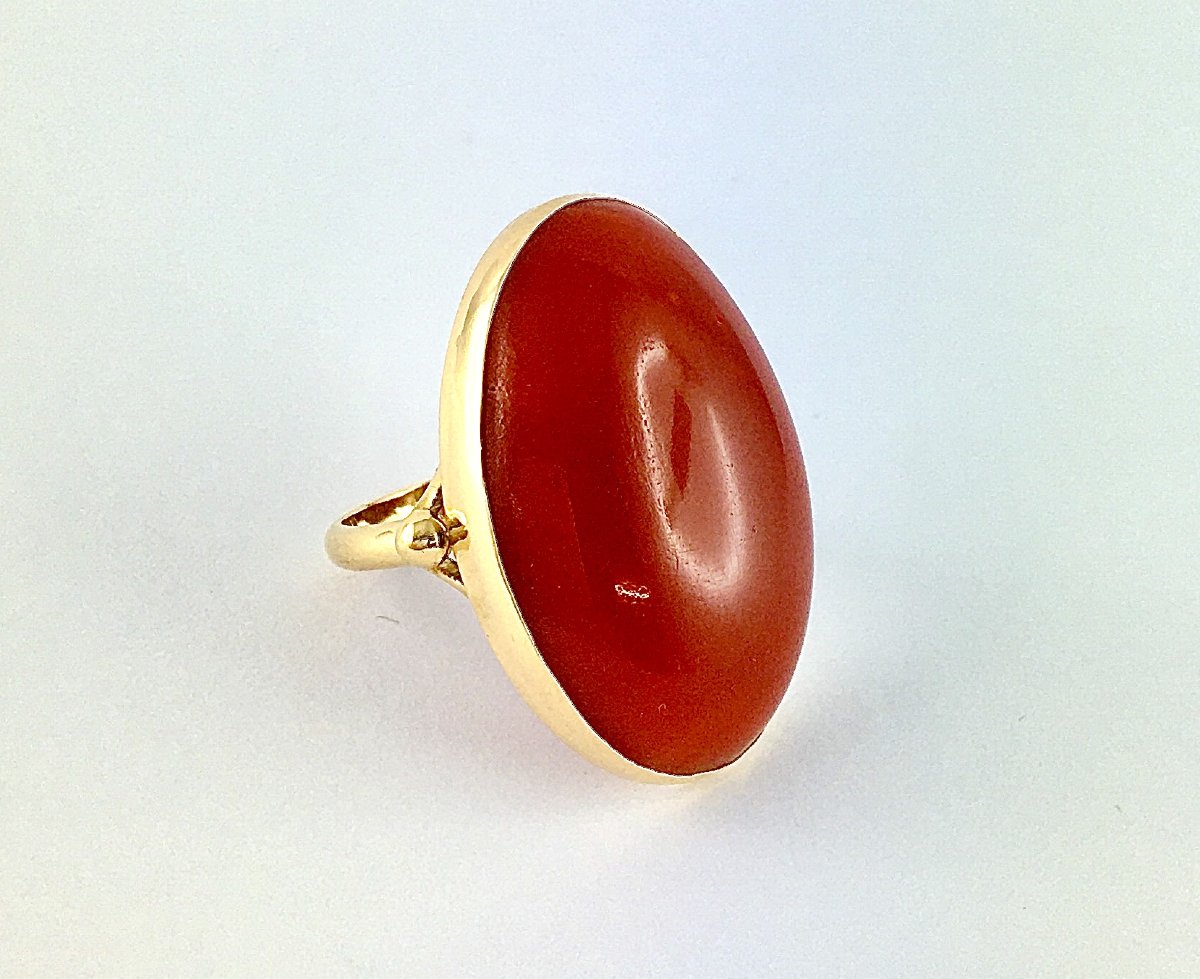 Antique Red Coral Cabochon Ring On Yellow Gold-photo-3