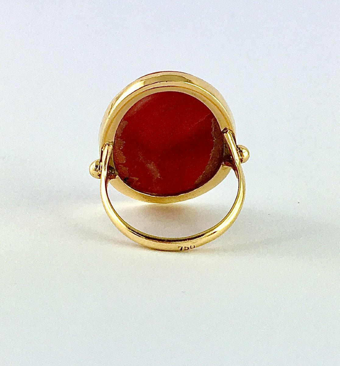 Antique Red Coral Cabochon Ring On Yellow Gold-photo-6