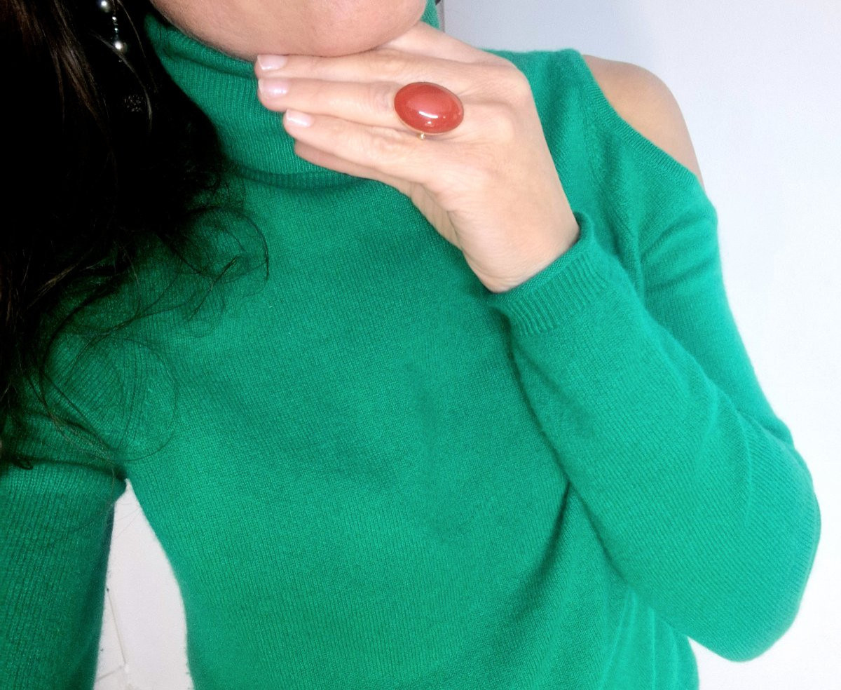 Antique Red Coral Cabochon Ring On Yellow Gold-photo-8