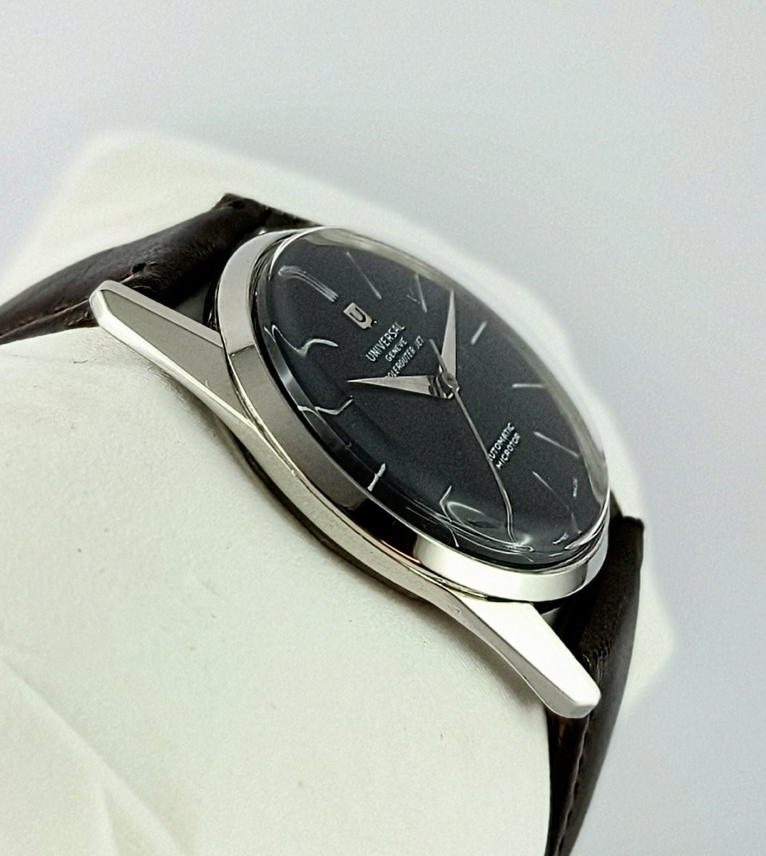 Universal Polerouter Jet Micro Rotor Automatic Watch 1955 Black Dial Steel On Leather-photo-1