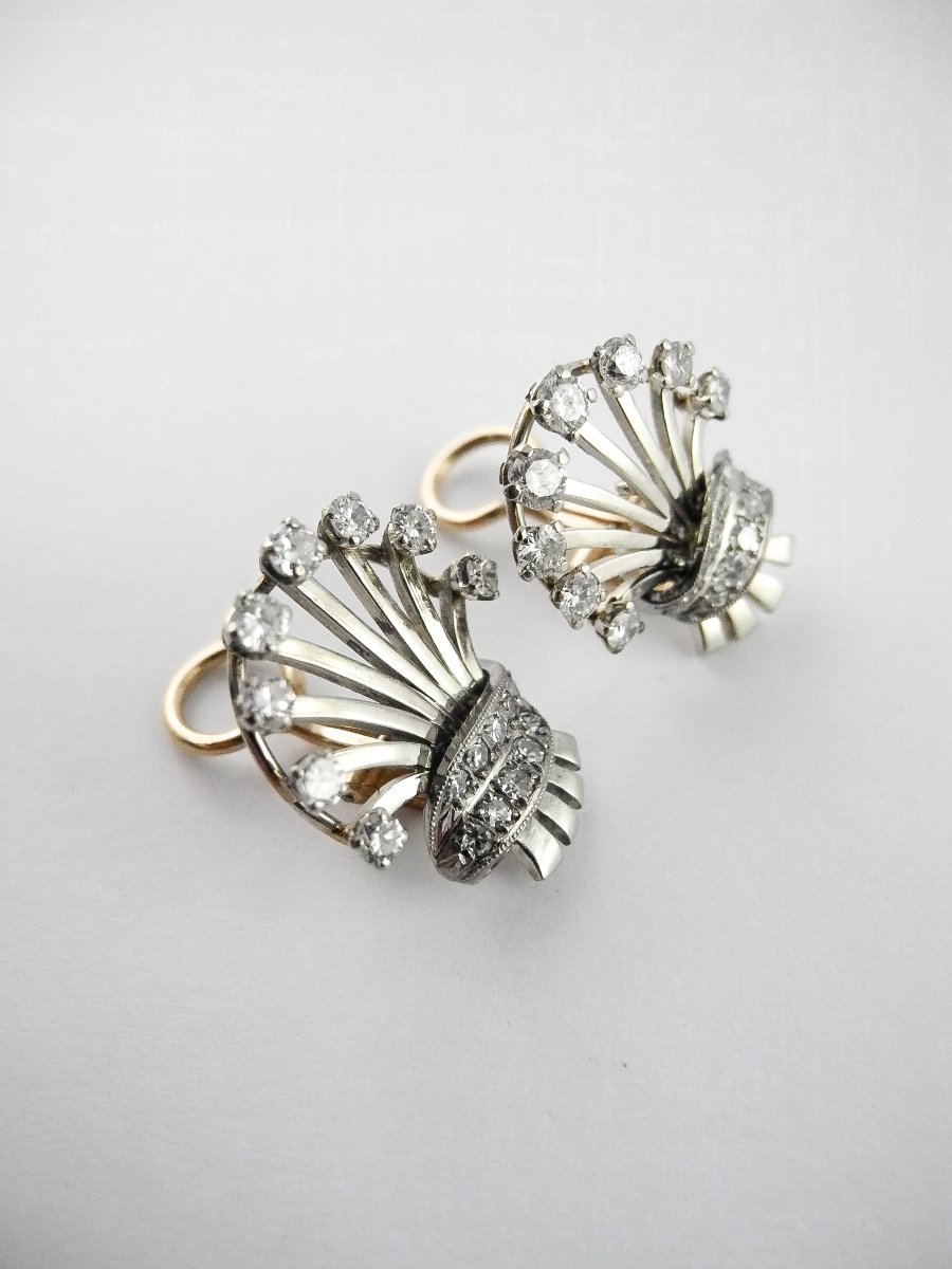 1960s Palmette Clip-on Earrings With Diamonds In White Gold And Yellow Gold Setting-photo-3