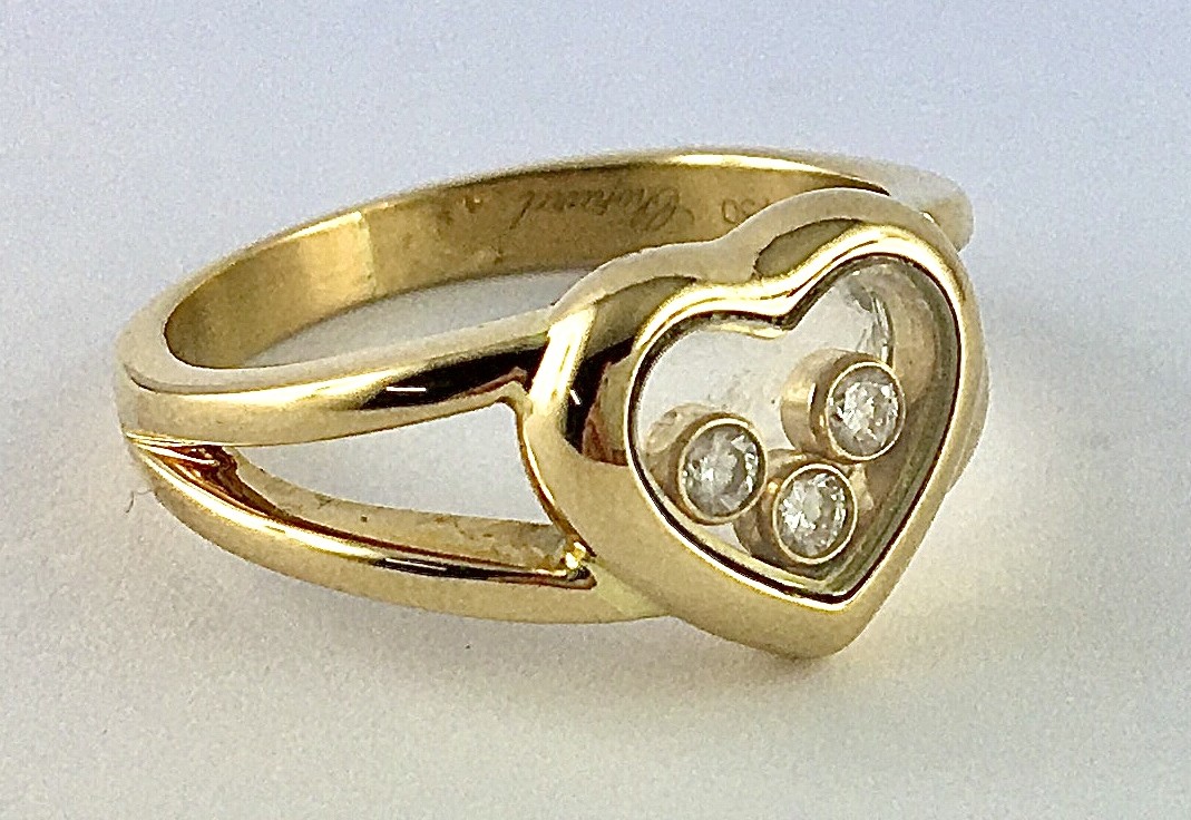 Chopard Happy Diamond Heart Ring In Yellow Gold And Moving Diamonds