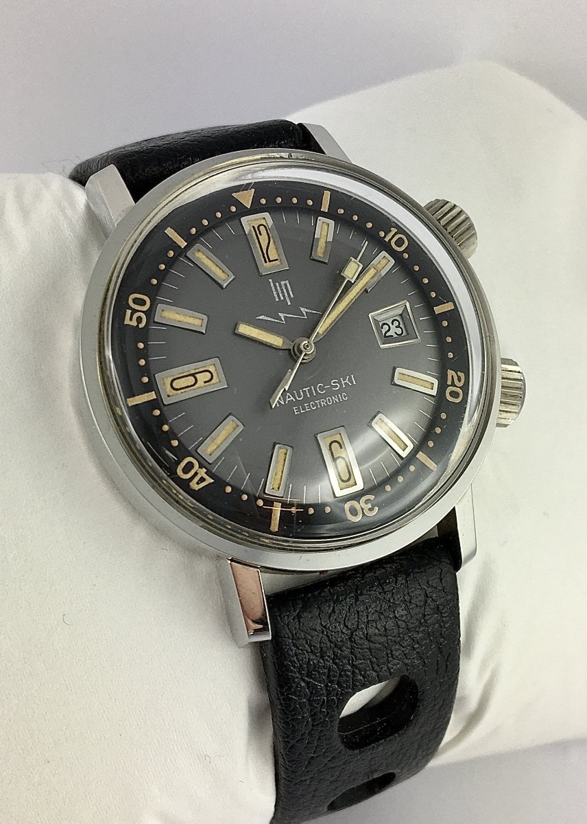 Lip Nautic Ski Electronic Date Watch 1970 Steel On Tropic Bracelet New Old Stock-photo-2