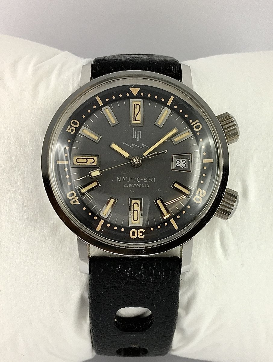 Lip Nautic Ski Electronic Date Watch 1970 Steel On Tropic Bracelet New Old Stock-photo-3