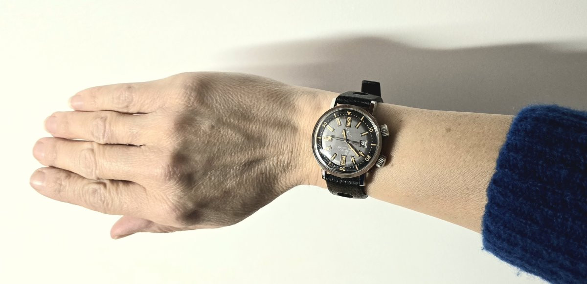 Lip Nautic Ski Electronic Date Watch 1970 Steel On Tropic Bracelet New Old Stock-photo-6