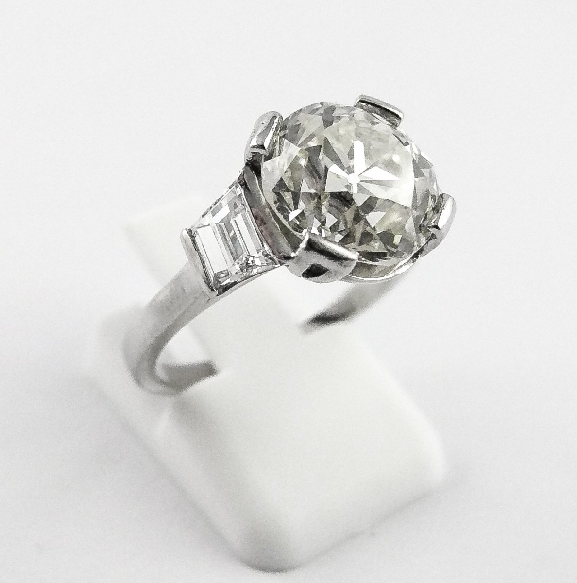 Bague Solitaire Style Art Déco Diamant Taille Ancienne 3,95 ct Et Diamants Teppers Sur Platine-photo-3