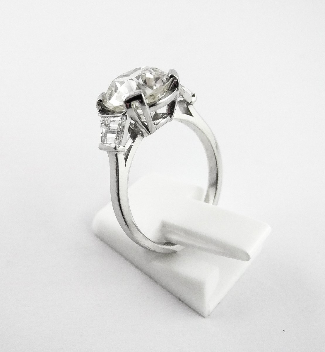 Bague Solitaire Style Art Déco Diamant Taille Ancienne 3,95 ct Et Diamants Teppers Sur Platine-photo-1