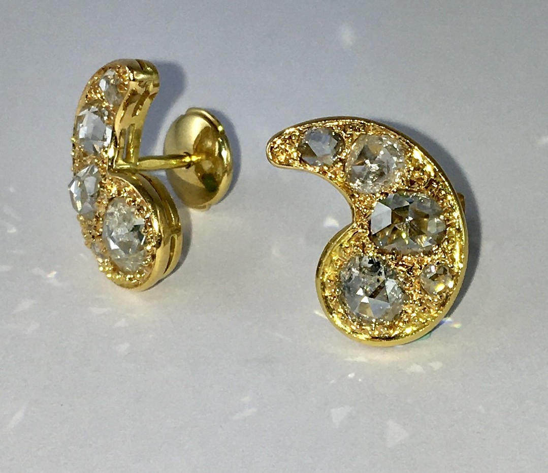Boucles d’Oreilles Motif Cachemire Diamants Tailles Rose sur Or Jaune 