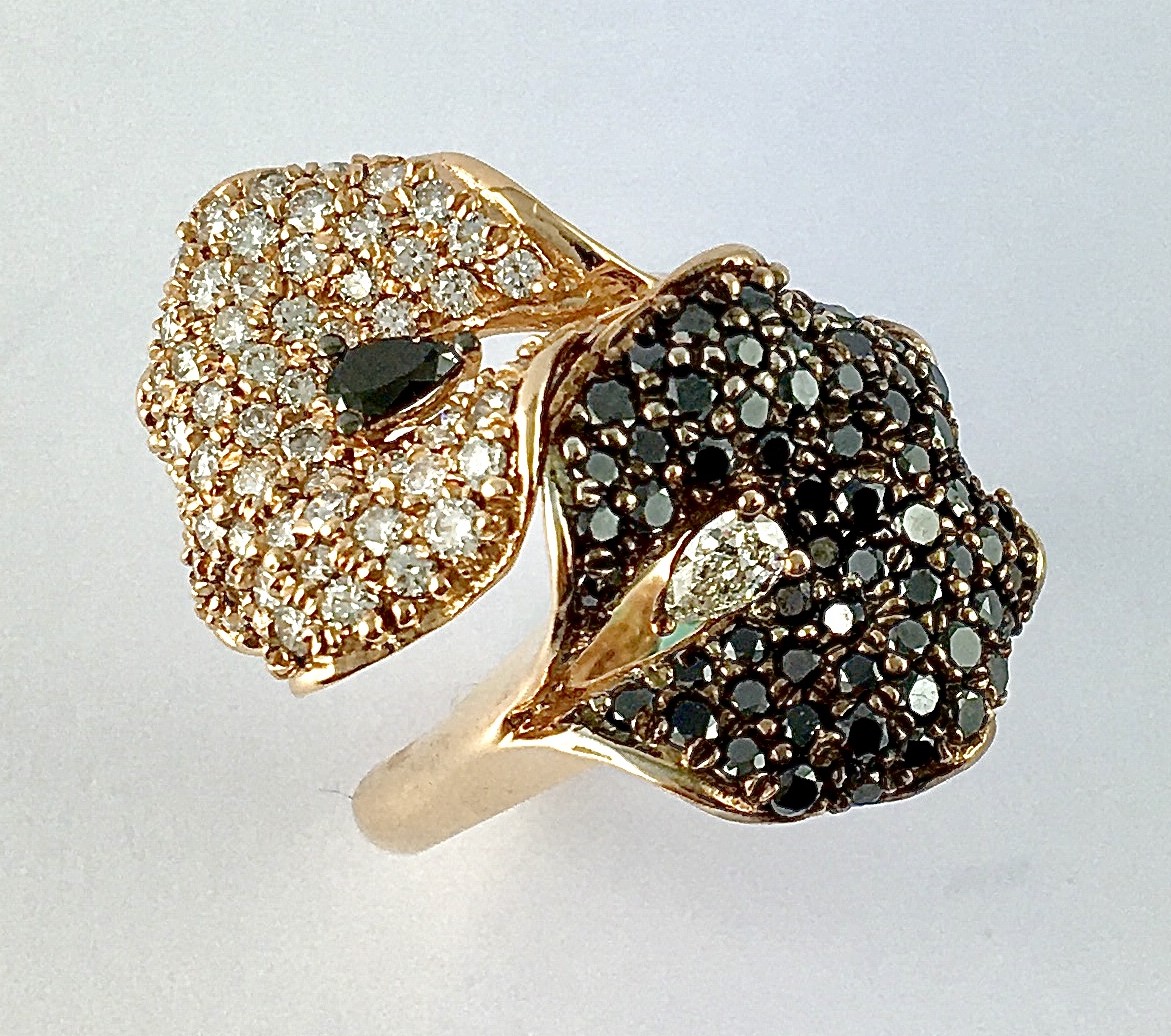 Bague Fleurs en Toi et Moi Bicolore Diamants Noirs  Et Blancs sur Or Rose