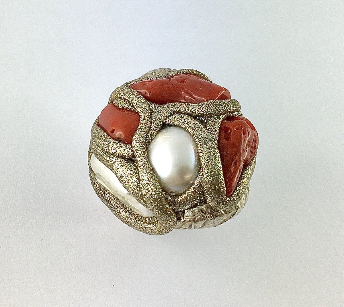 Estrosia Ball Ring With Coral, Pearl And Resin On Silver-photo-2