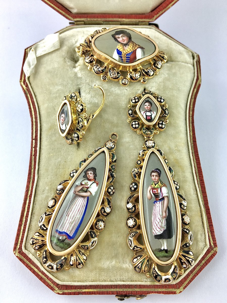 1/2 Parure Tradition Régionale, Broche & Boucles d'Oreilles/Or rose, Miniatures Email 1840-1860-photo-4