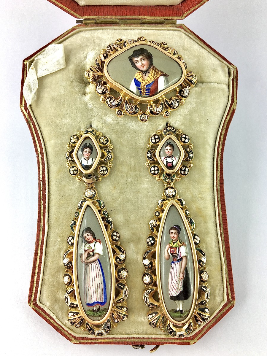 1/2 Parure Tradition Régionale, Broche & Boucles d'Oreilles/Or rose, Miniatures Email 1840-1860