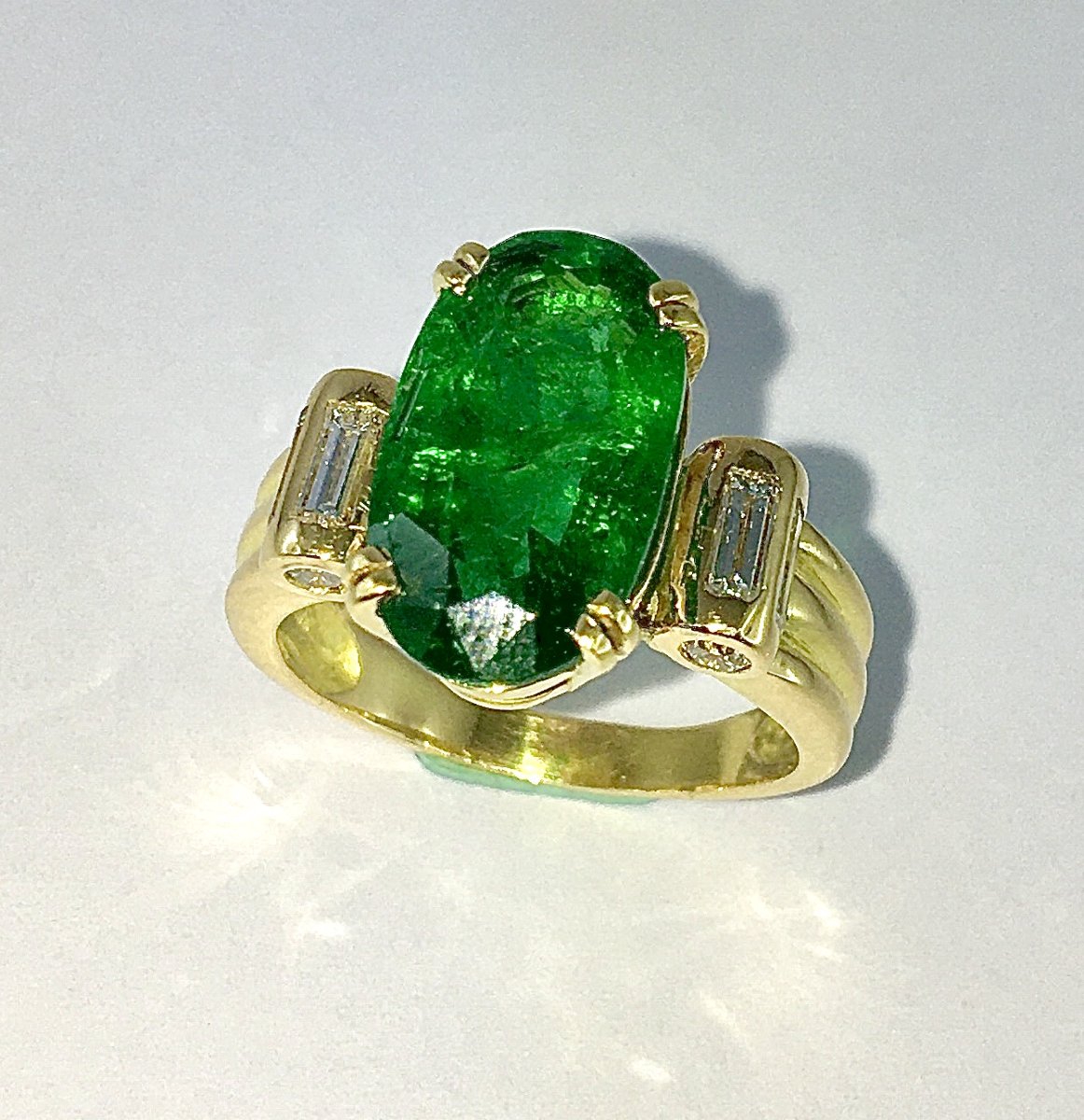 Certified Zambian Emerald And Diamond Ring On Yellow Gold-photo-2