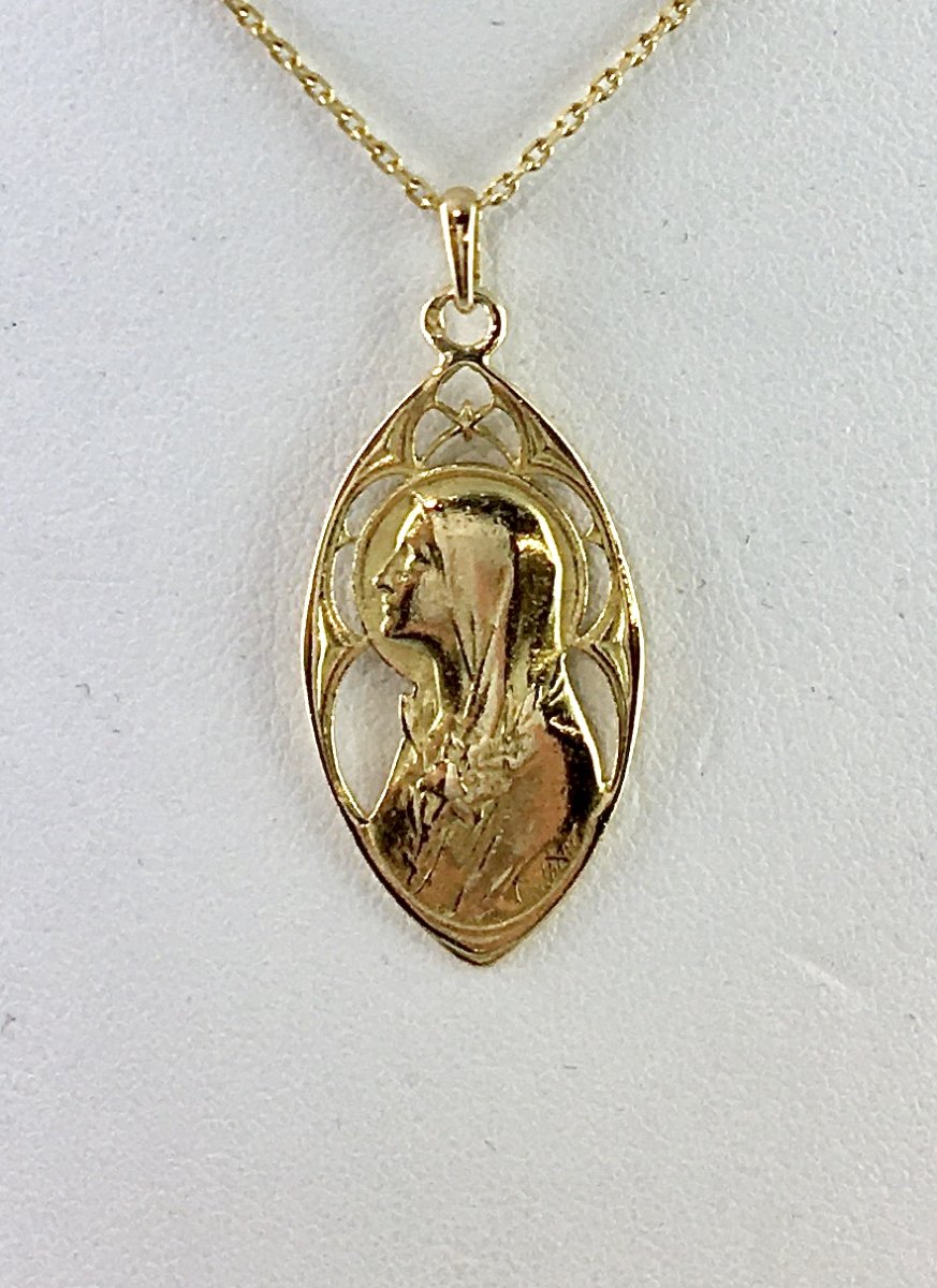 Pendant Medal Virgin In Mandorla Style Belle Epoque Yellow Gold-photo-2