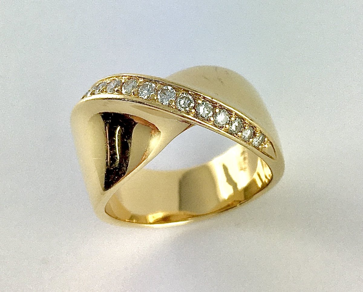 Ring Twisted Ribbon Bow Effect Line Of Diamonds On Yellow Gold-photo-3