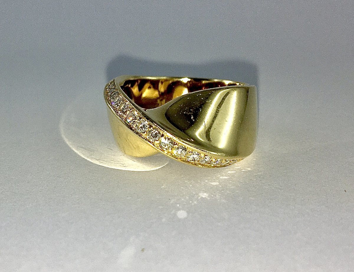 Ring Twisted Ribbon Bow Effect Line Of Diamonds On Yellow Gold-photo-4