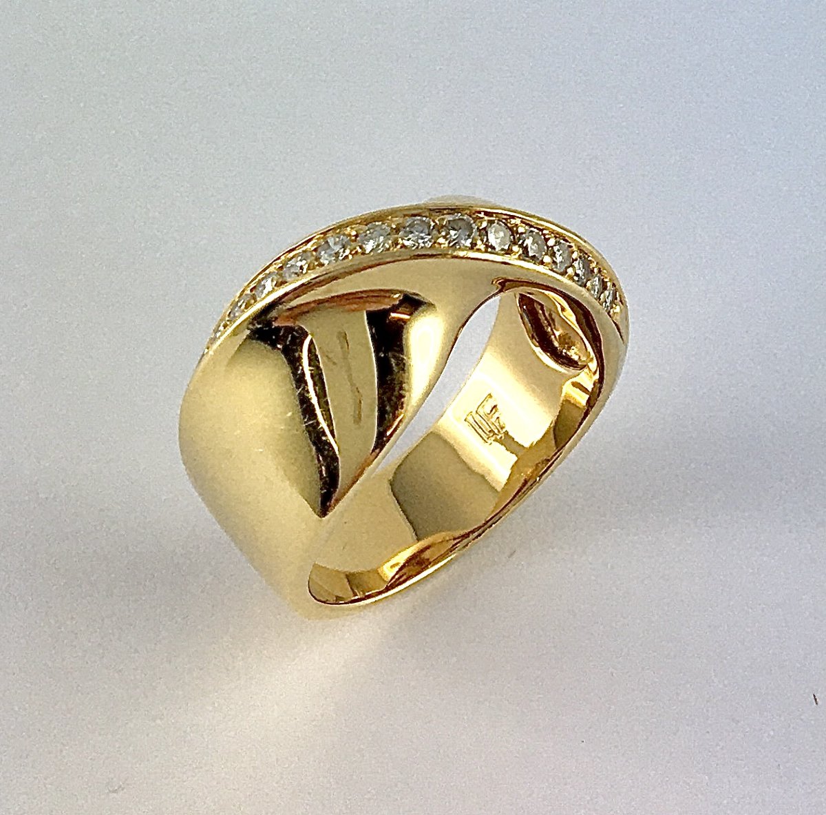 Ring Twisted Ribbon Bow Effect Line Of Diamonds On Yellow Gold-photo-2