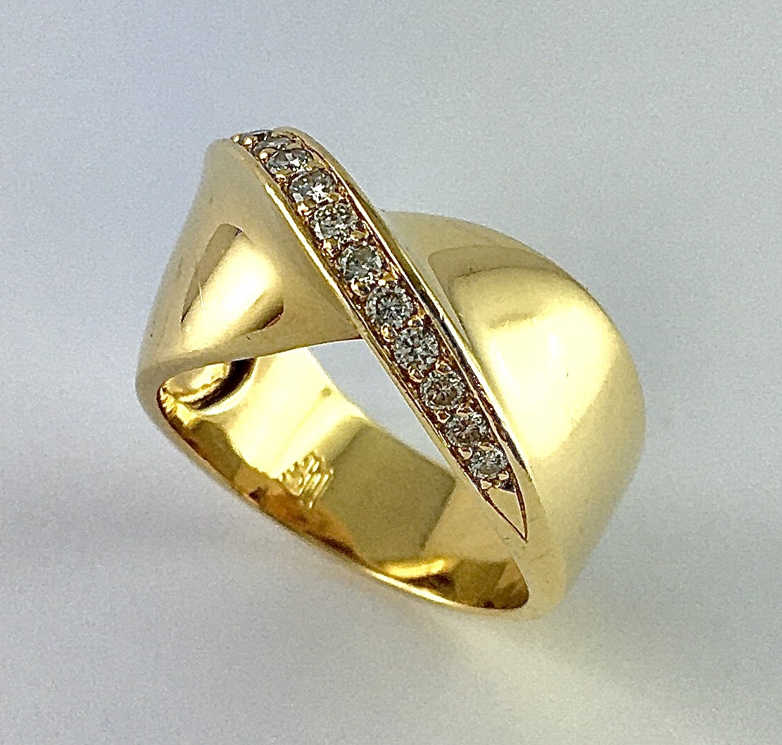 Ring Twisted Ribbon Bow Effect Line Of Diamonds On Yellow Gold