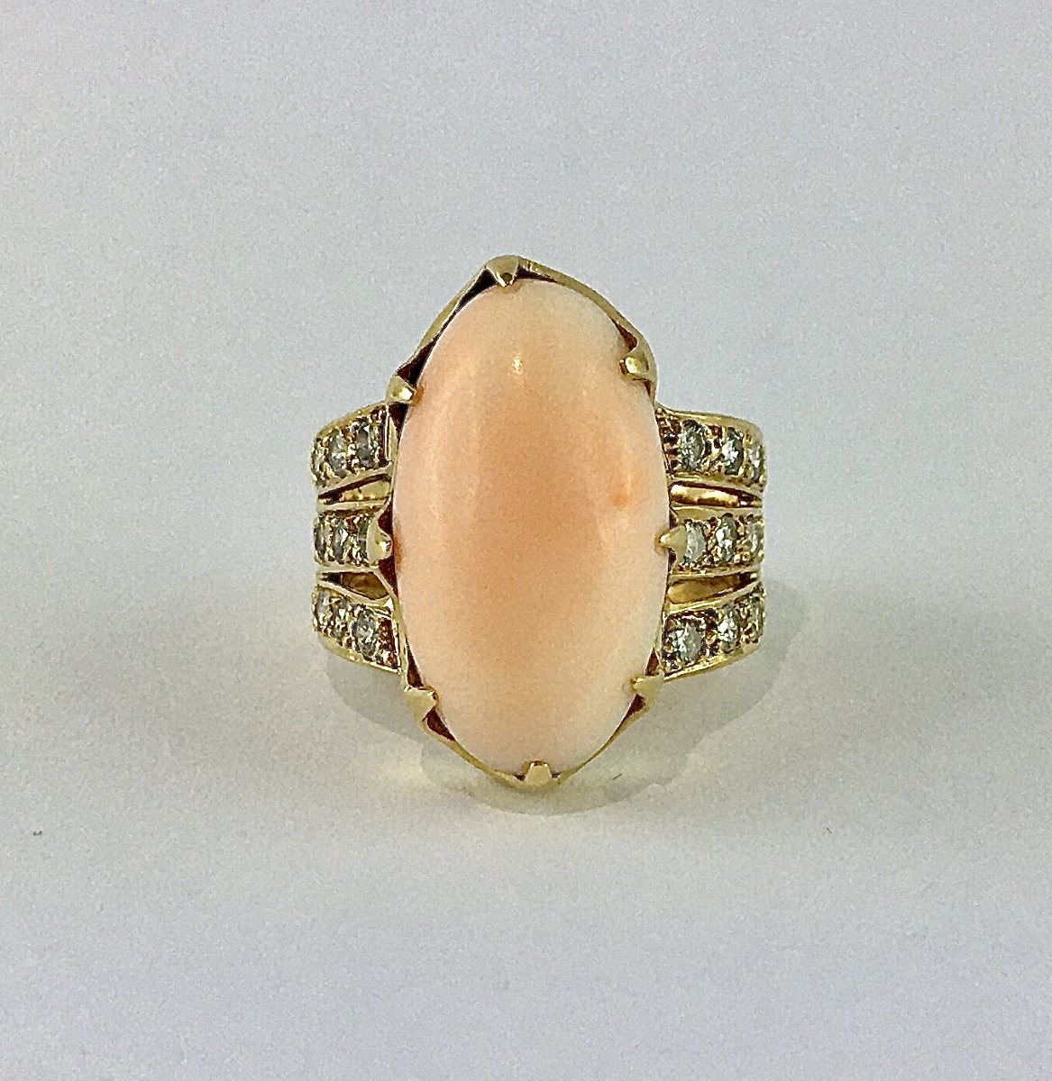 Cabochon Coral Peau d'Ange Ring With Diamonds On Yellow Gold-photo-4