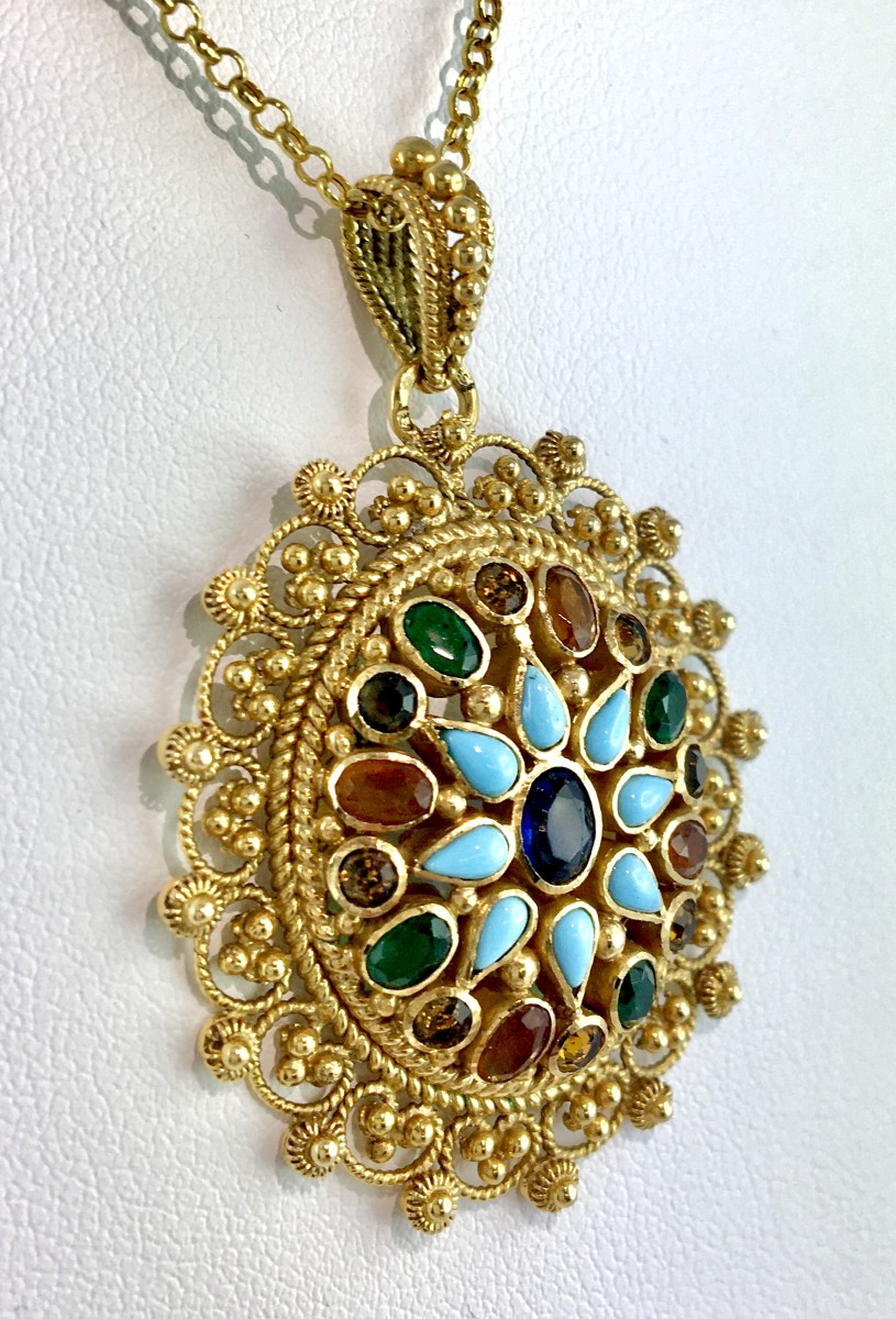 Pendentif Pierres de Couleur Et Travail de Granulation en Or Jaune