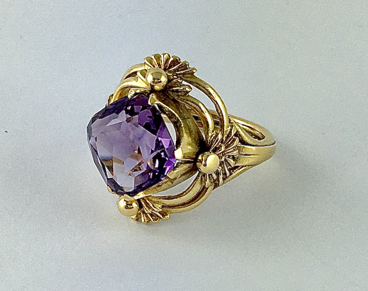 Art Nouveau Ring Cushion Amethyst On Yellow Gold-photo-4
