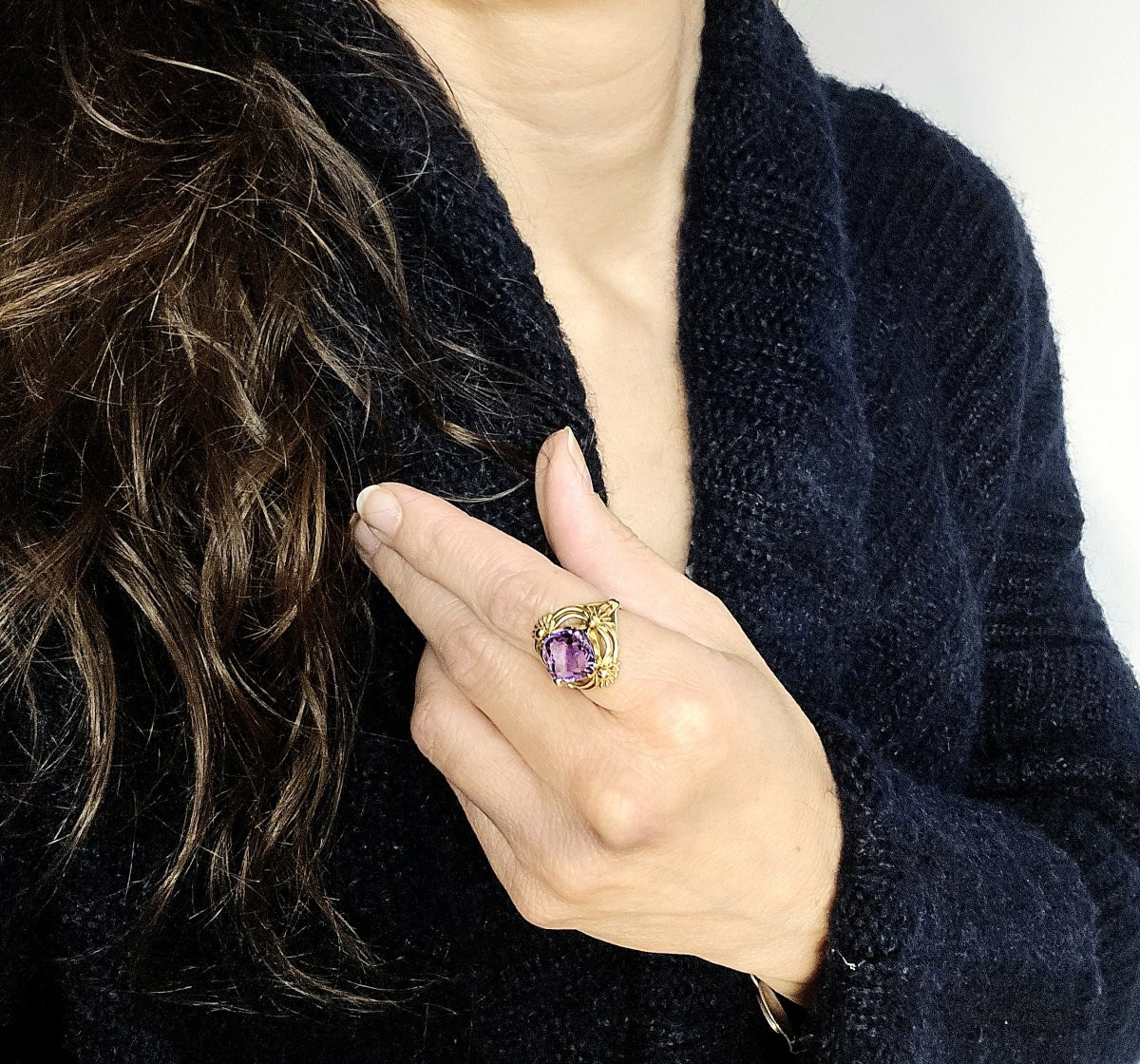 Art Nouveau Ring Cushion Amethyst On Yellow Gold-photo-8