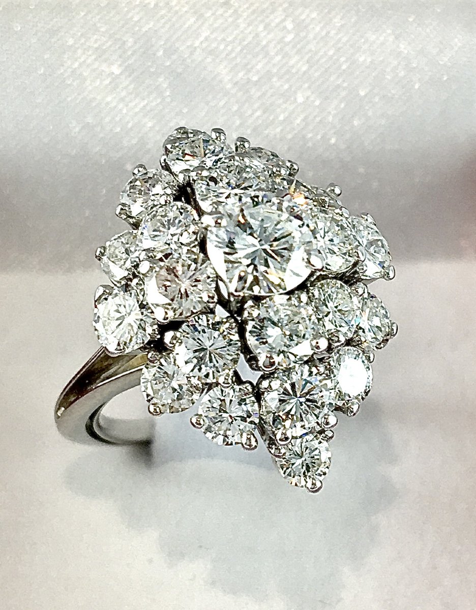 Bague Marquise Pavage de Diamants Taille Brillant En Relief sur Or blanc et Platine-photo-2