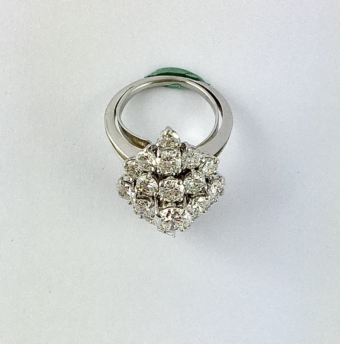 Bague Marquise Pavage de Diamants Taille Brillant En Relief sur Or blanc et Platine-photo-3