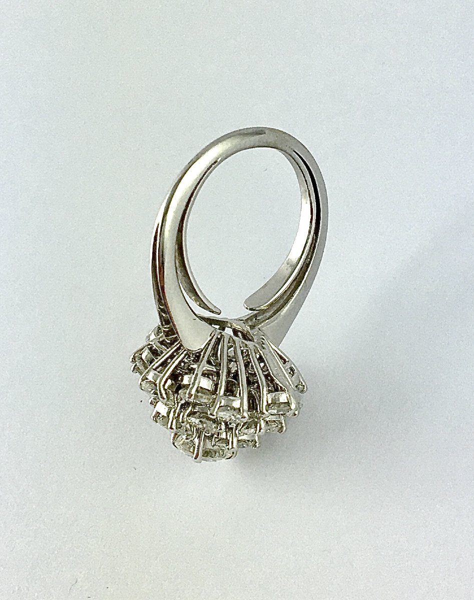 Bague Marquise Pavage de Diamants Taille Brillant En Relief sur Or blanc et Platine-photo-6