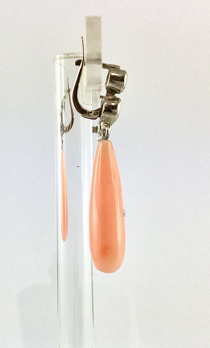 Boucles d’Oreilles Pendants Gouttes de Corail Peau d’Ange et Diamants sur Argent et Or Blanc-photo-2